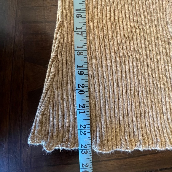 New York & Company Women's Gold Metallic Low Cut Button Cardigan, Size Large - Picture 9 of 9